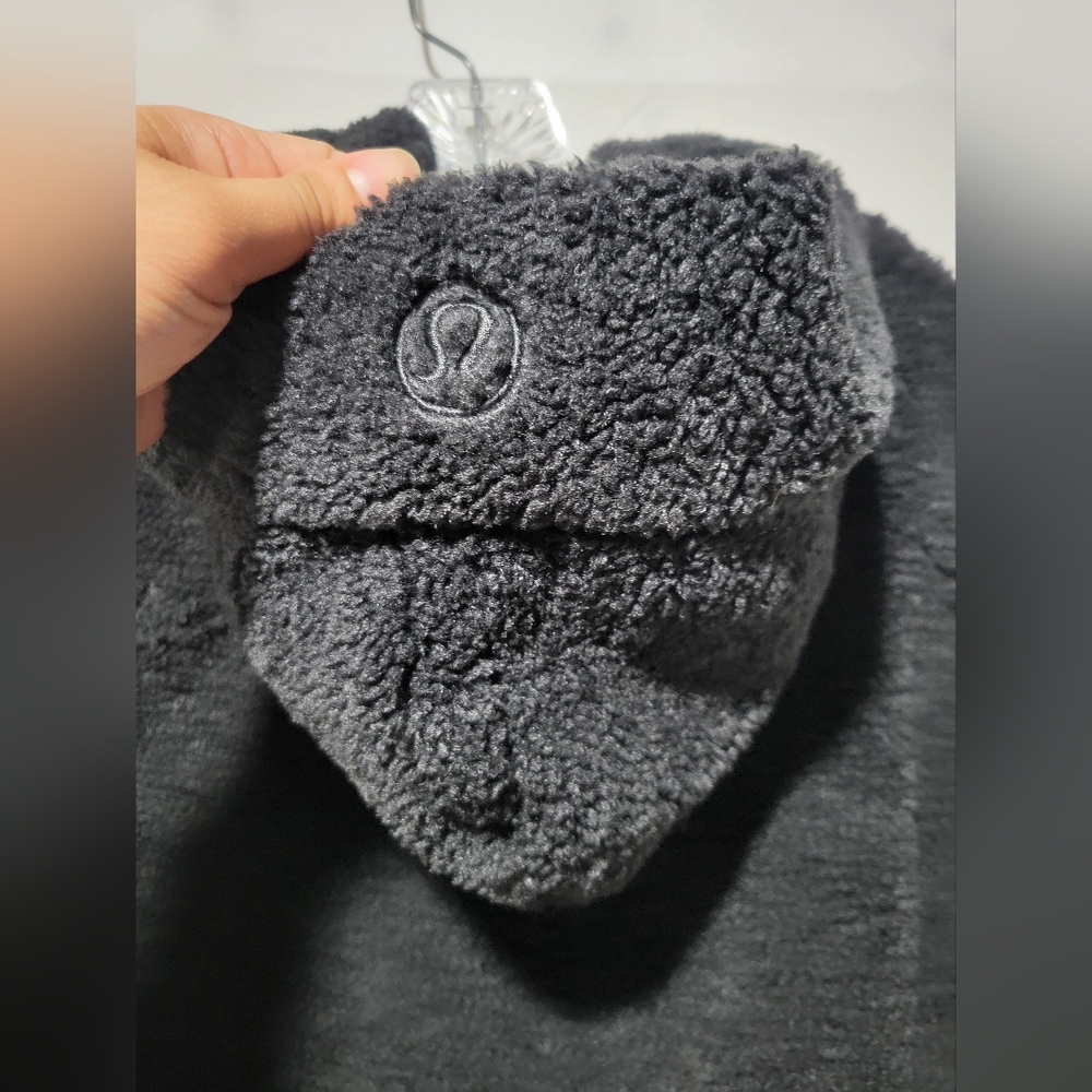 Lululemon Scuba  Black Fleece Pullover - Picture 5 of 9